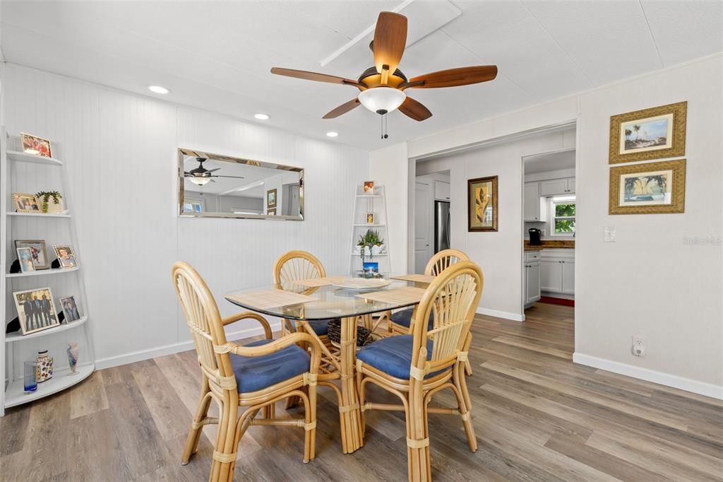 For Sale: $137,000 (2 beds, 2 baths, 1128 Square Feet)