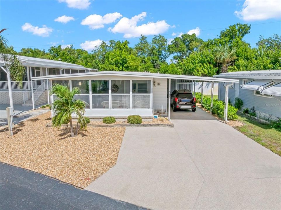 For Sale: $137,000 (2 beds, 2 baths, 1128 Square Feet)