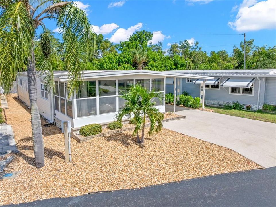 For Sale: $137,000 (2 beds, 2 baths, 1128 Square Feet)