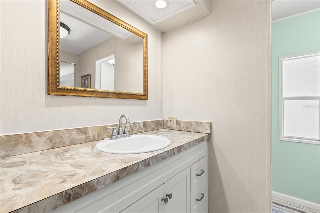 For Sale: $137,000 (2 beds, 2 baths, 1128 Square Feet)