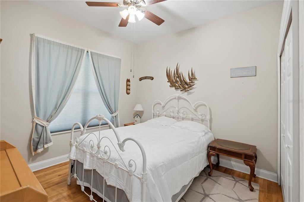 En Venta: $1,100,000 (4 camas, 3 baños, 2928 Pies cuadrados)
