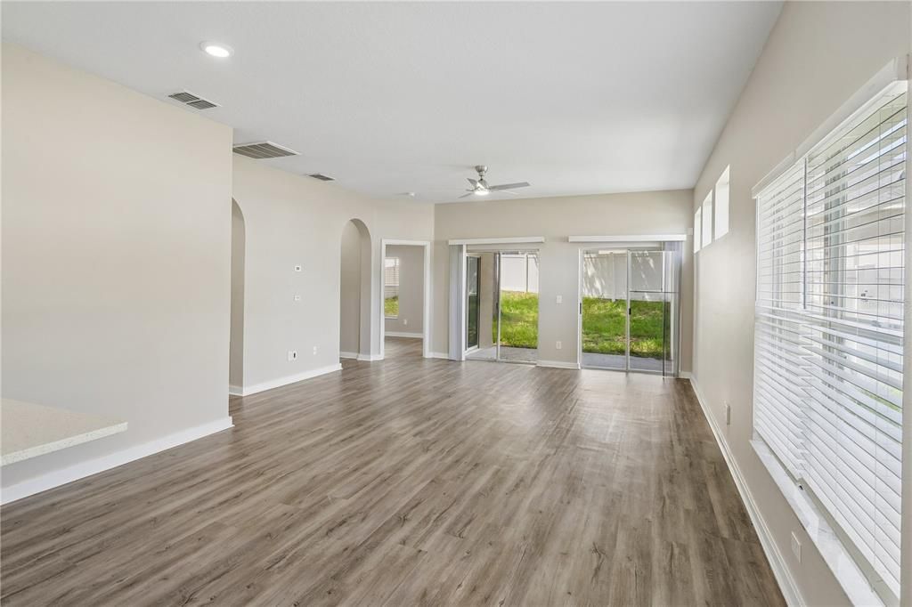 For Sale: $303,900 (3 beds, 2 baths, 1500 Square Feet)