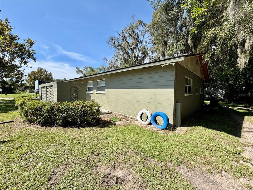 For Sale: $360,000 (4 beds, 0 baths, 1984 Square Feet)