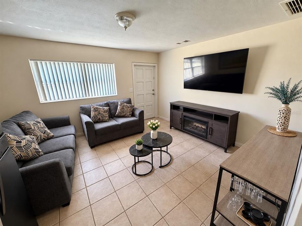 For Sale: $360,000 (4 beds, 0 baths, 1984 Square Feet)