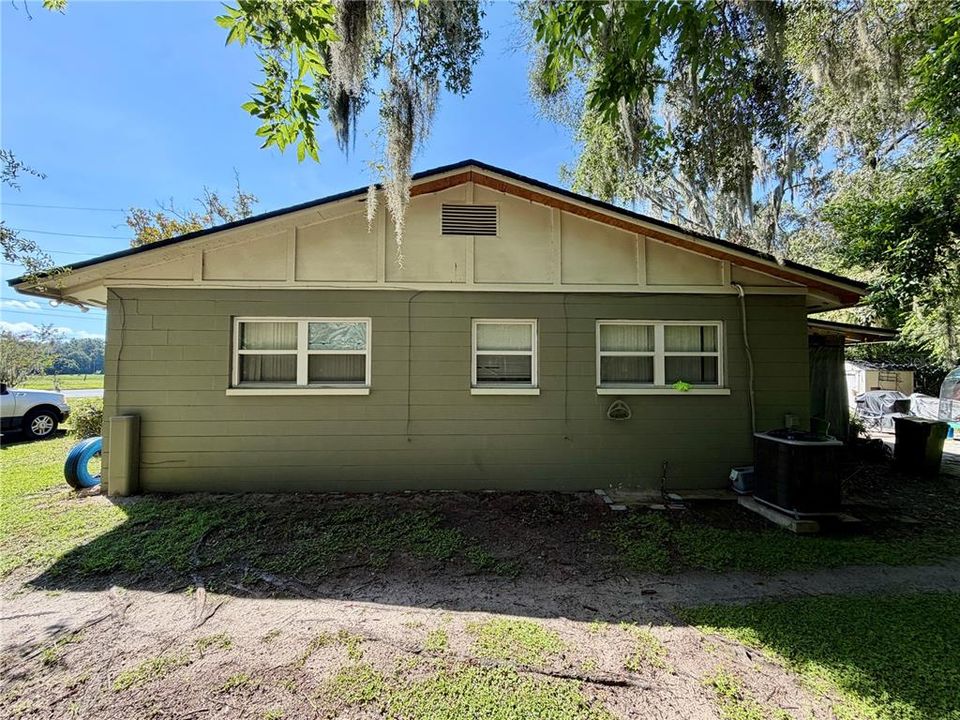 For Sale: $360,000 (4 beds, 0 baths, 1984 Square Feet)