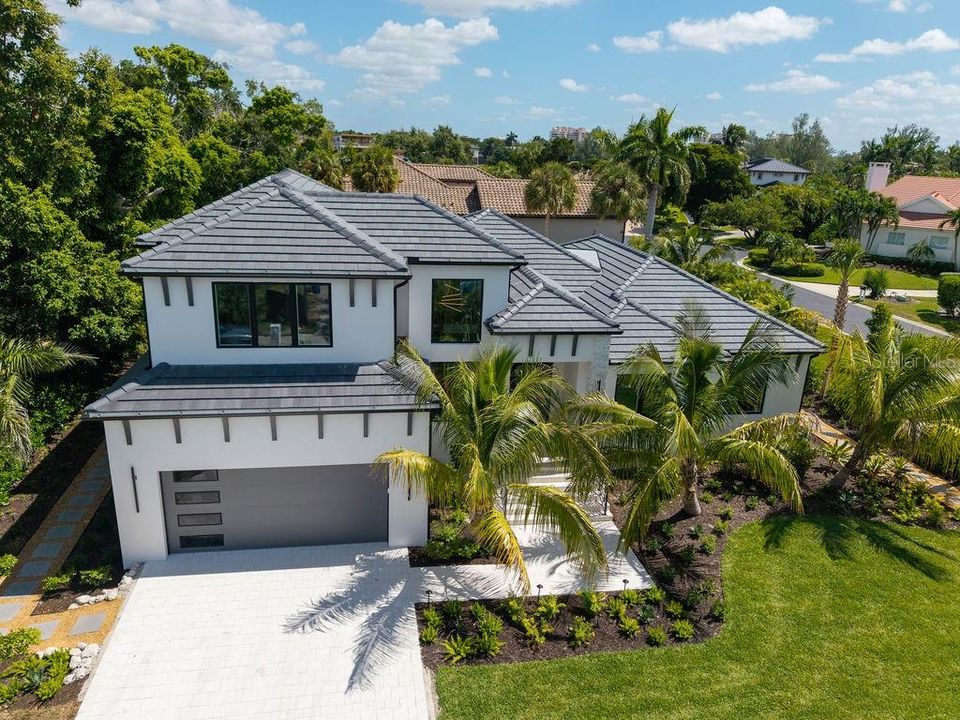 For Sale: $4,699,999 (5 beds, 4 baths, 4000 Square Feet)