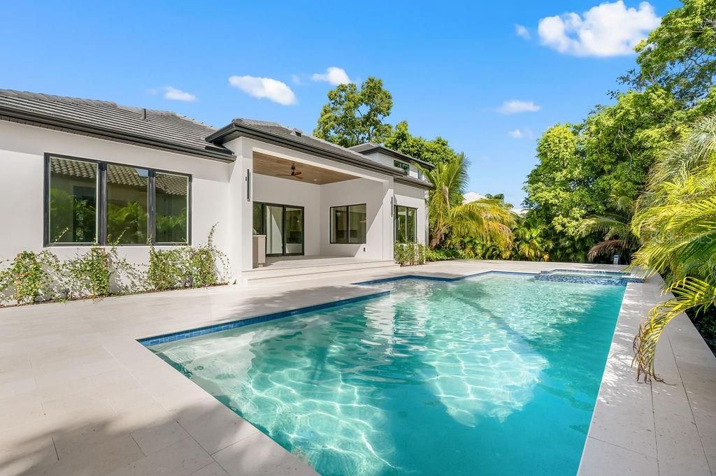 For Sale: $4,699,999 (5 beds, 4 baths, 4000 Square Feet)