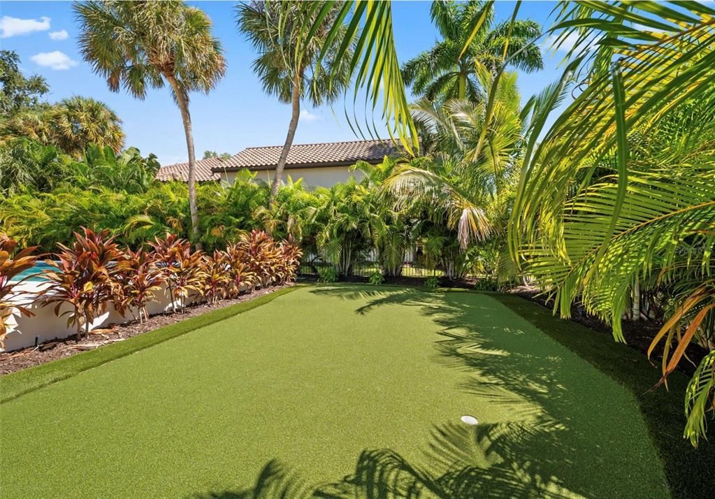 For Sale: $4,699,999 (5 beds, 4 baths, 4000 Square Feet)