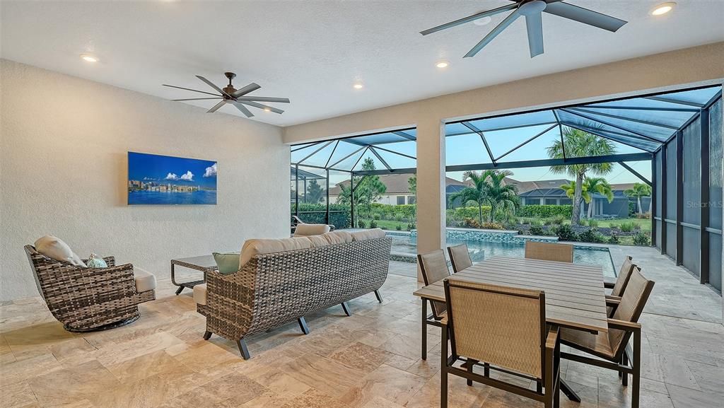 Activo con contrato: $975,000 (3 camas, 3 baños, 2256 Pies cuadrados)