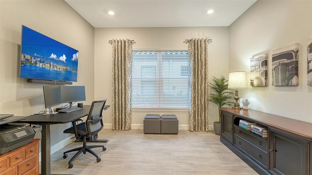 Activo con contrato: $975,000 (3 camas, 3 baños, 2256 Pies cuadrados)