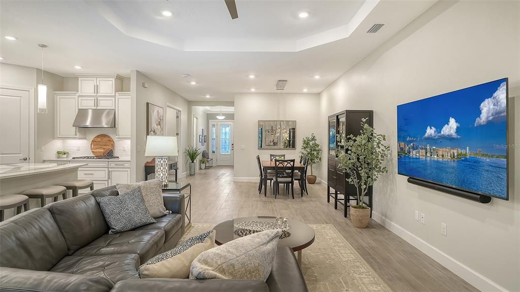 Activo con contrato: $975,000 (3 camas, 3 baños, 2256 Pies cuadrados)
