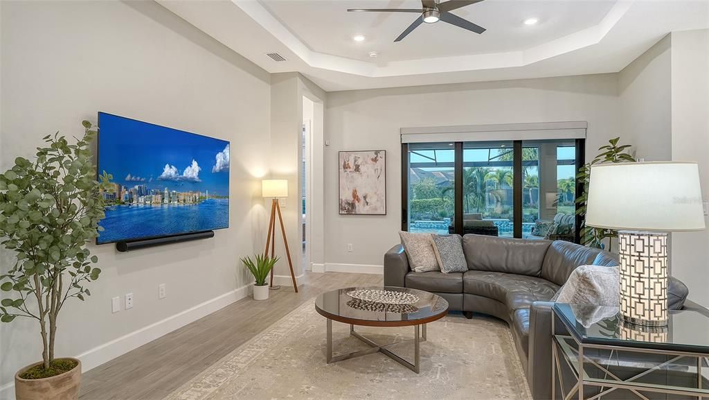 Activo con contrato: $975,000 (3 camas, 3 baños, 2256 Pies cuadrados)