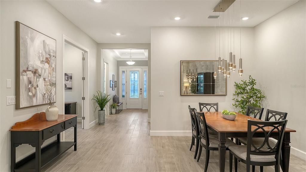 Activo con contrato: $975,000 (3 camas, 3 baños, 2256 Pies cuadrados)