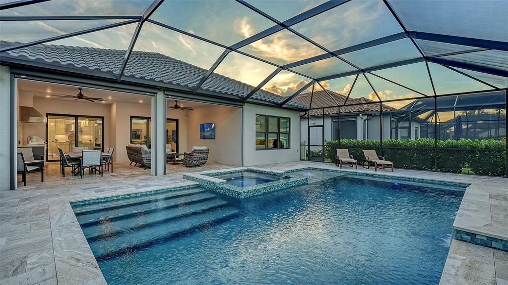 Activo con contrato: $975,000 (3 camas, 3 baños, 2256 Pies cuadrados)