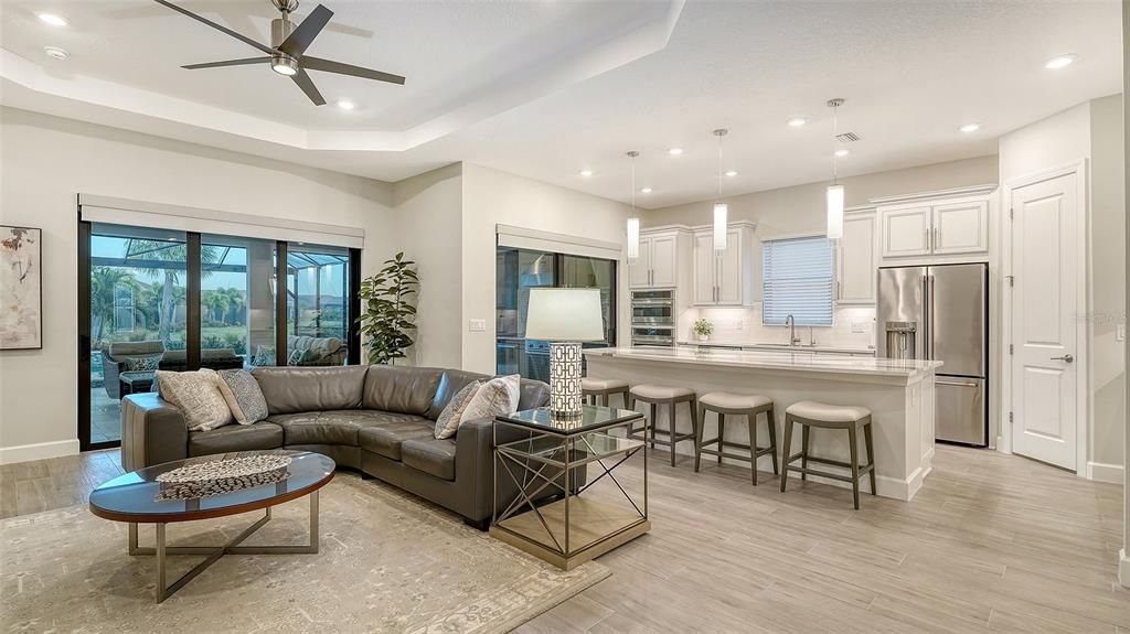 Activo con contrato: $975,000 (3 camas, 3 baños, 2256 Pies cuadrados)