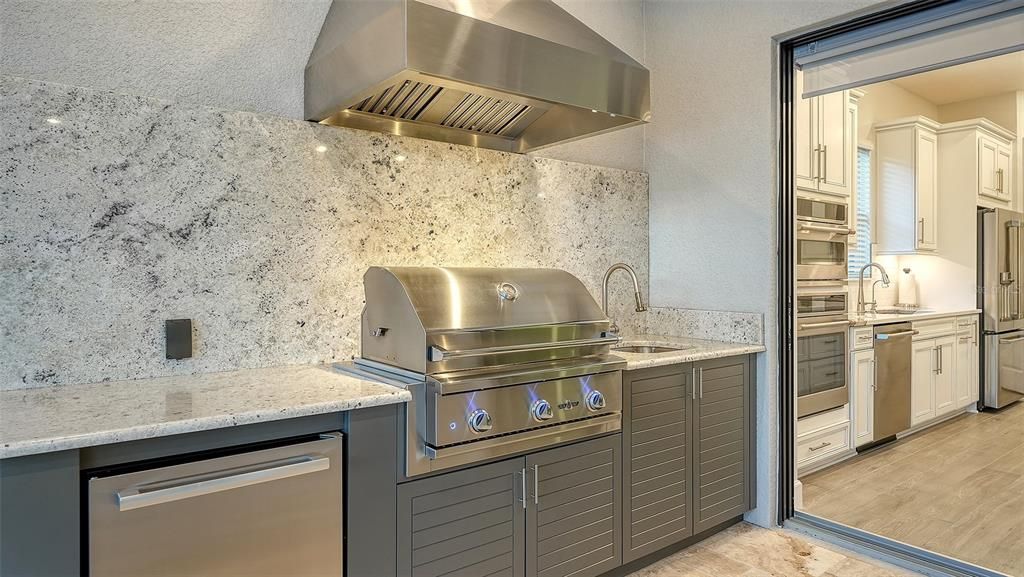 Activo con contrato: $975,000 (3 camas, 3 baños, 2256 Pies cuadrados)