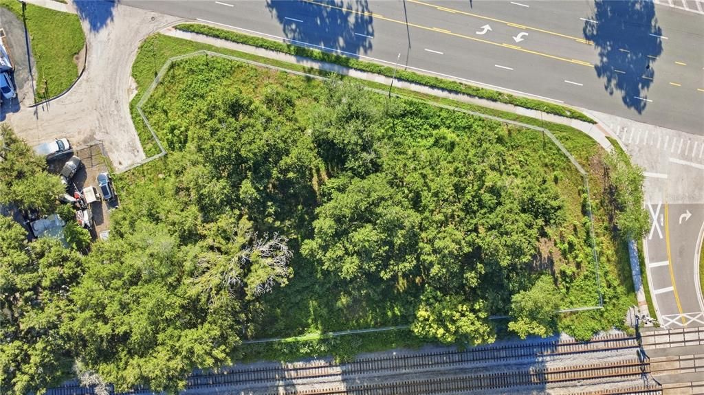 En Venta: $1,100,000 (0.77 acres)