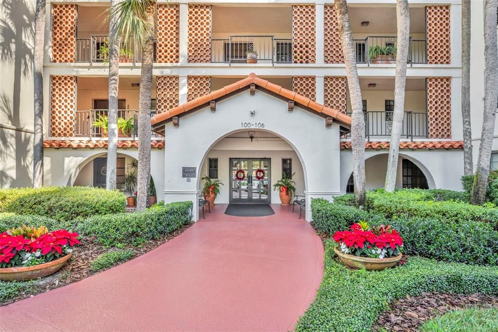 For Sale: $850,000 (3 beds, 2 baths, 1639 Square Feet)