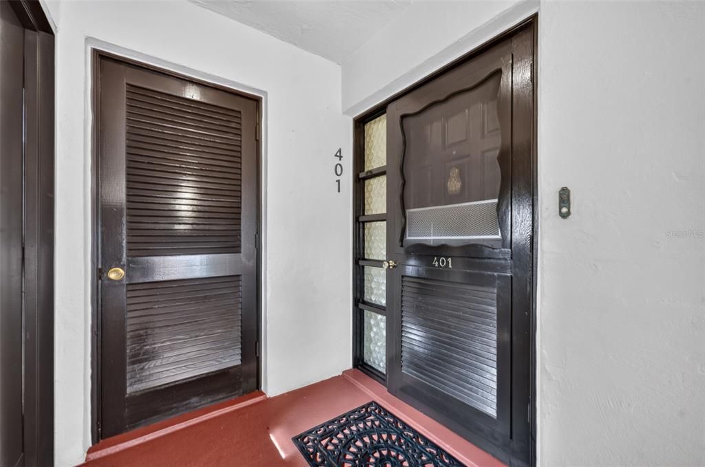 For Sale: $850,000 (3 beds, 2 baths, 1639 Square Feet)