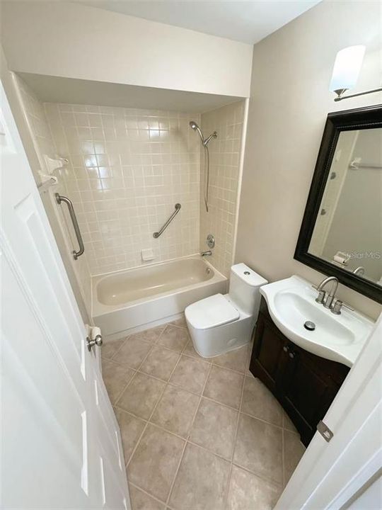 В аренду: $1,650 (2 спален, 2 ванн, 912 Квадратных фут)