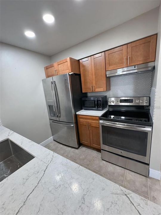 В аренду: $1,650 (2 спален, 2 ванн, 912 Квадратных фут)