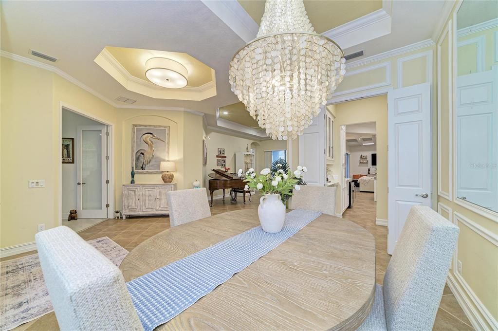 En Venta: $920,000 (4 camas, 3 baños, 2635 Pies cuadrados)