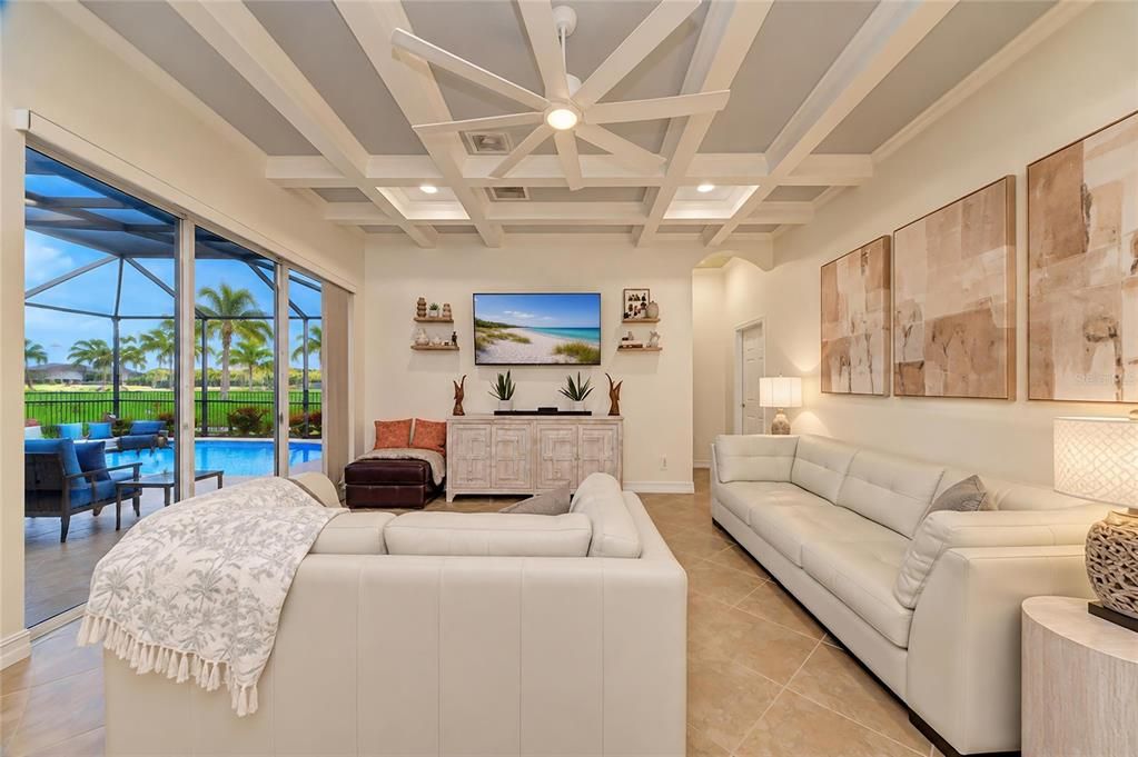 En Venta: $920,000 (4 camas, 3 baños, 2635 Pies cuadrados)