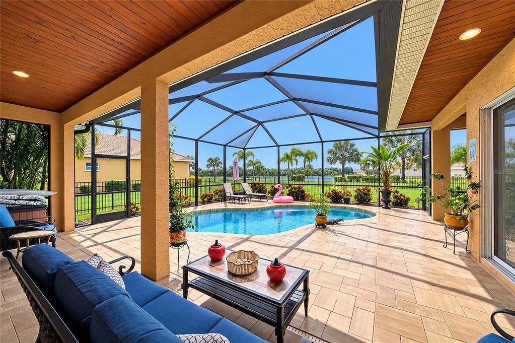 En Venta: $920,000 (4 camas, 3 baños, 2635 Pies cuadrados)
