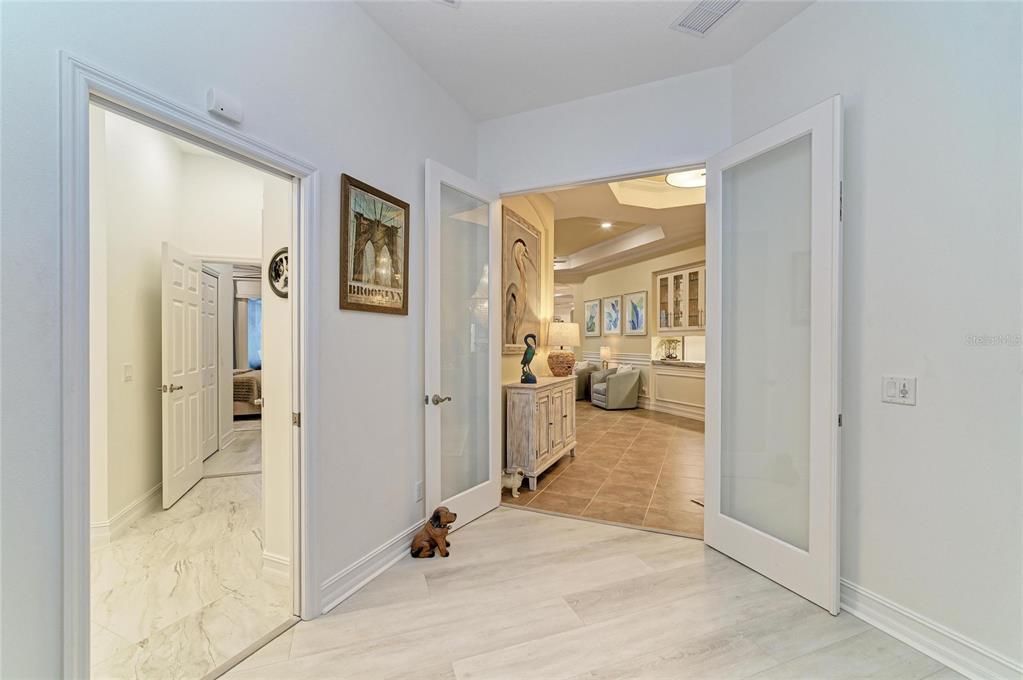 En Venta: $920,000 (4 camas, 3 baños, 2635 Pies cuadrados)