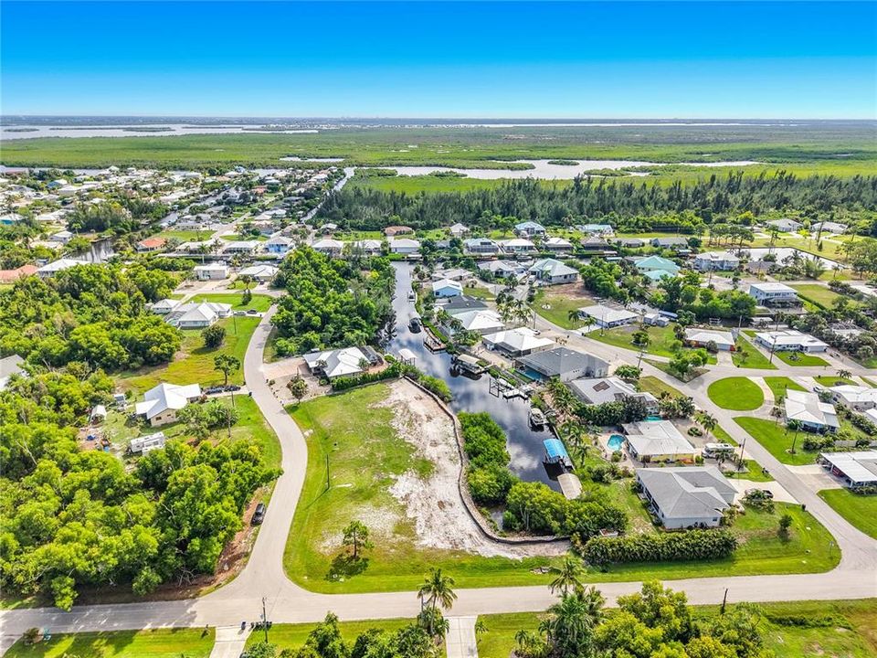 На продажу: $220,000 (0.25 acres)