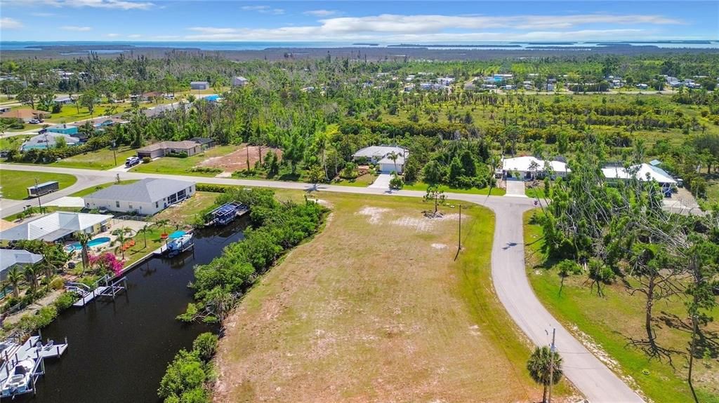 На продажу: $220,000 (0.25 acres)