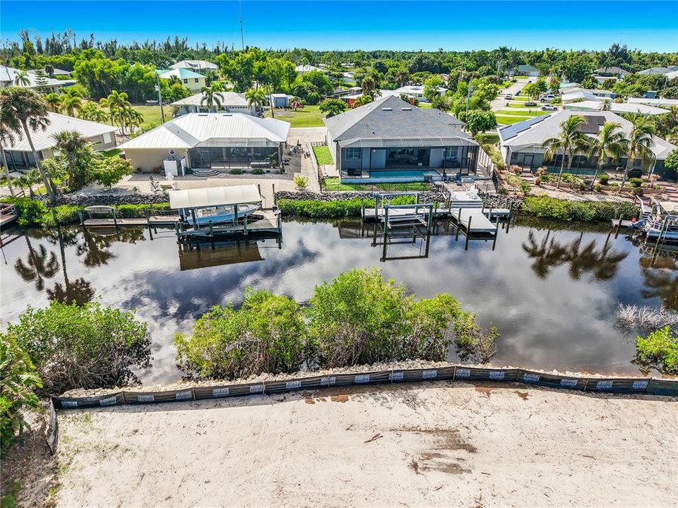 На продажу: $220,000 (0.25 acres)