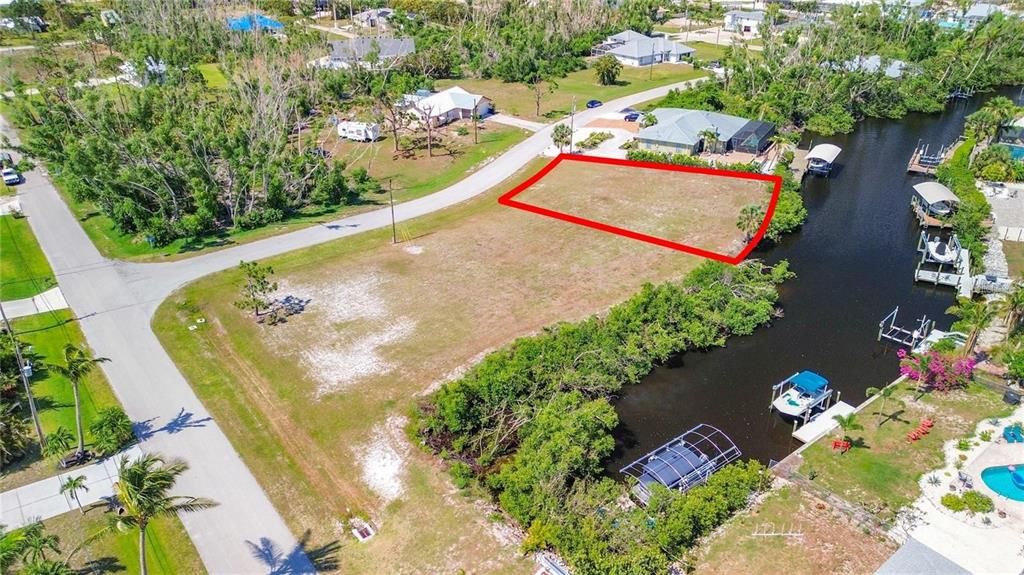 На продажу: $220,000 (0.25 acres)