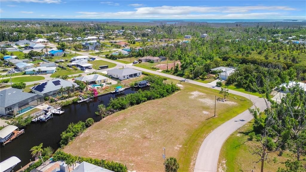 На продажу: $220,000 (0.25 acres)