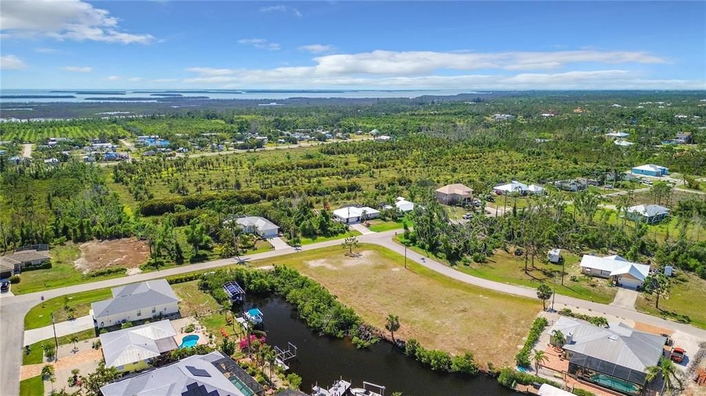 На продажу: $220,000 (0.25 acres)