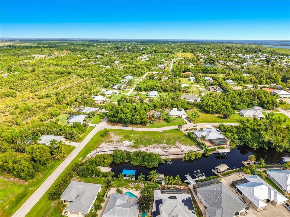 На продажу: $220,000 (0.25 acres)