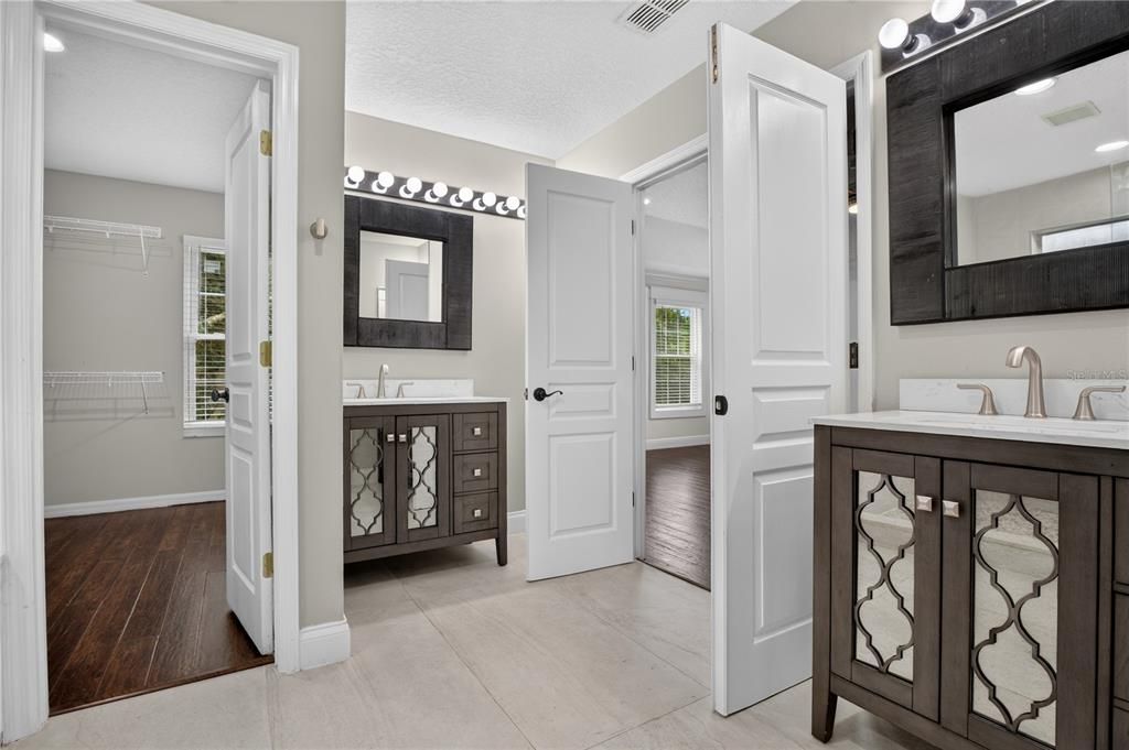 For Sale: $680,000 (4 beds, 3 baths, 2560 Square Feet)