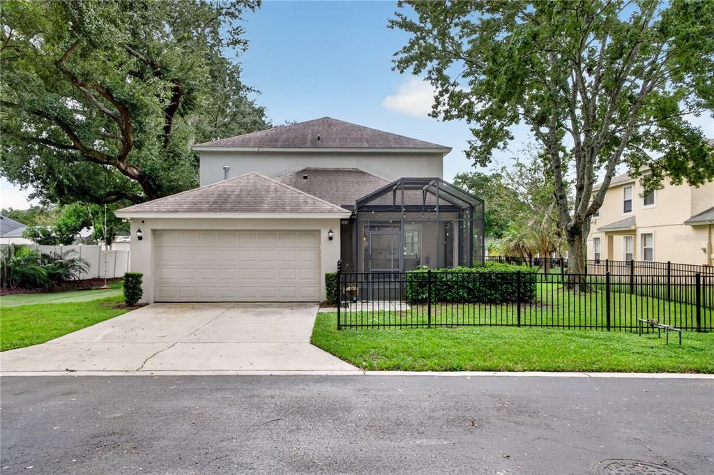 For Sale: $680,000 (4 beds, 3 baths, 2560 Square Feet)