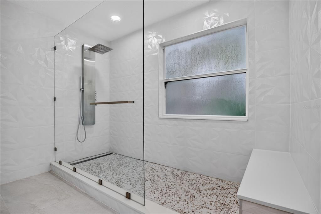 For Sale: $680,000 (4 beds, 3 baths, 2560 Square Feet)