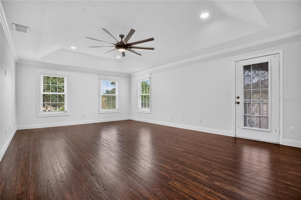For Sale: $680,000 (4 beds, 3 baths, 2560 Square Feet)