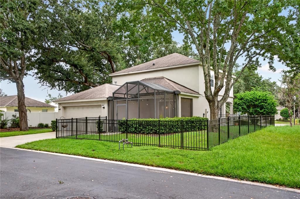 For Sale: $680,000 (4 beds, 3 baths, 2560 Square Feet)
