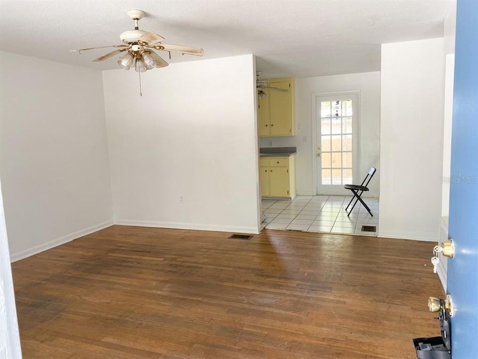 En Venta: $420,000 (4 camas, 0 baños, 1440 Pies cuadrados)