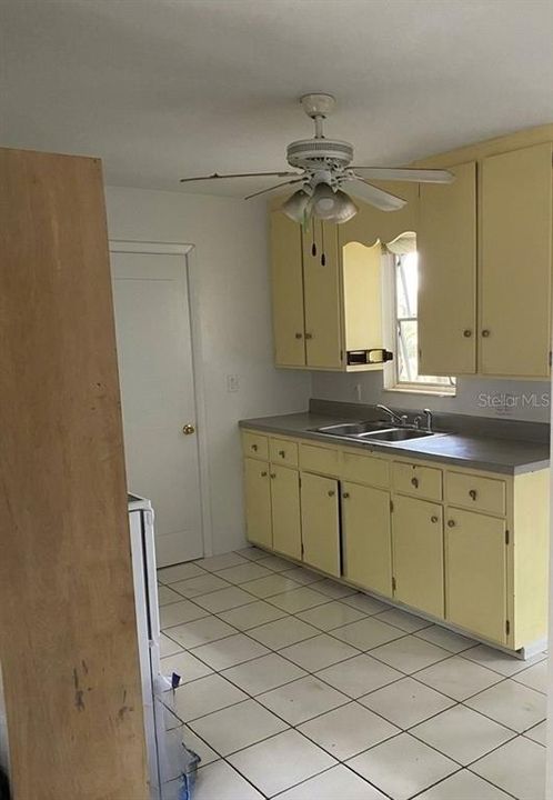 En Venta: $420,000 (4 camas, 0 baños, 1440 Pies cuadrados)