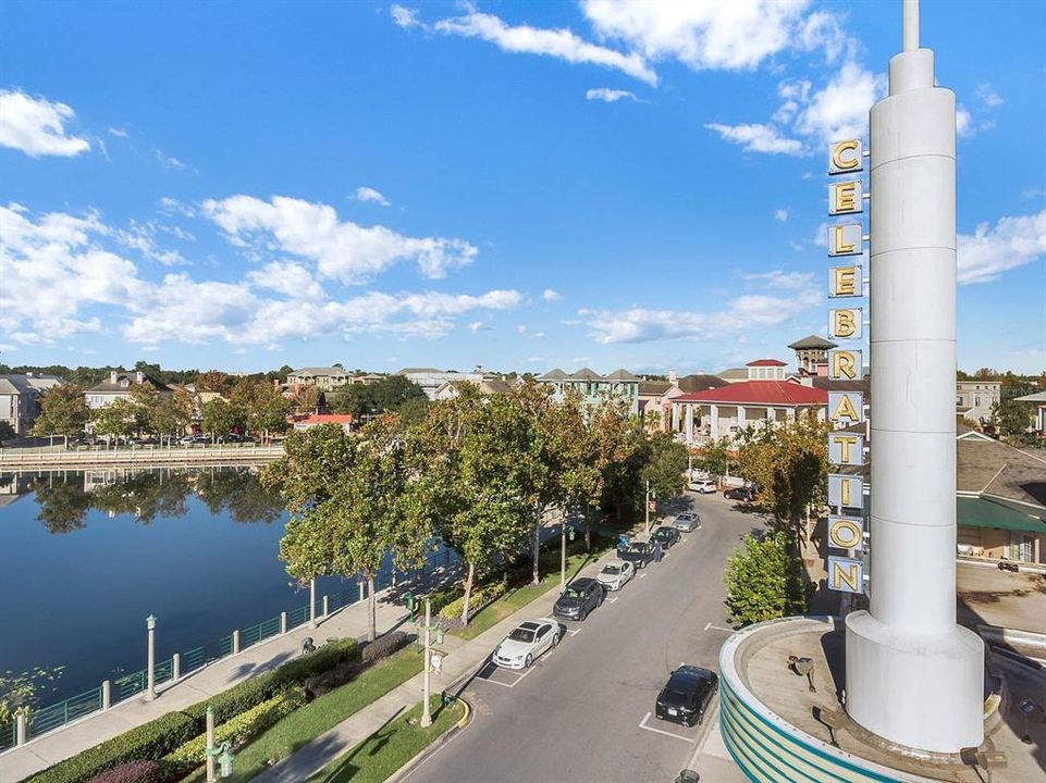 Под контрактом: $1,125,000 (4 спален, 3 ванн, 2751 Квадратных фут)