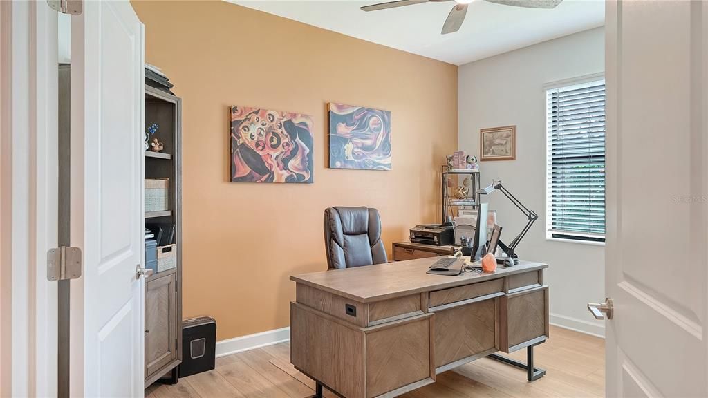 For Sale: $399,900 (2 beds, 2 baths, 1557 Square Feet)