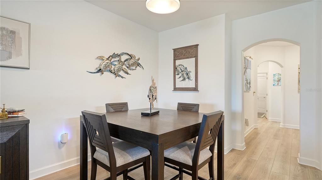 For Sale: $399,900 (2 beds, 2 baths, 1557 Square Feet)