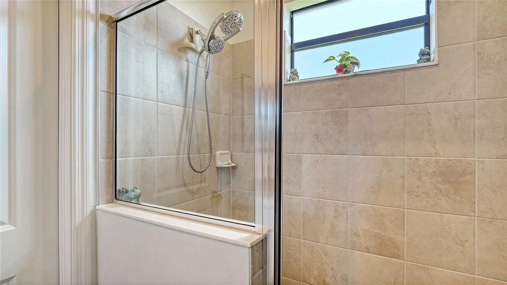 For Sale: $399,900 (2 beds, 2 baths, 1557 Square Feet)