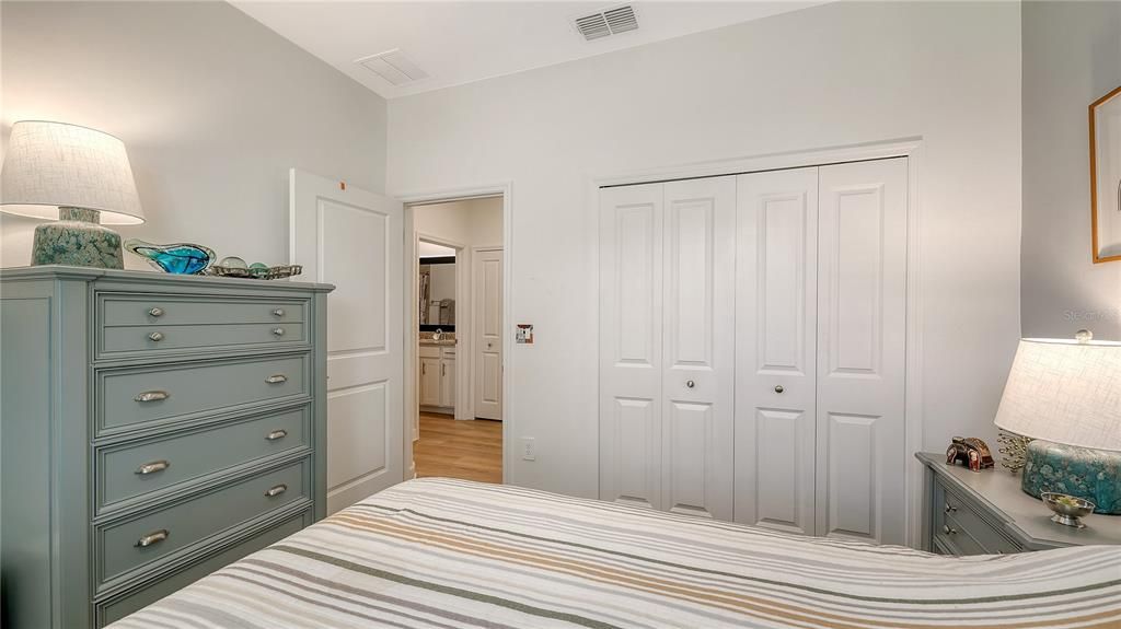 For Sale: $399,900 (2 beds, 2 baths, 1557 Square Feet)