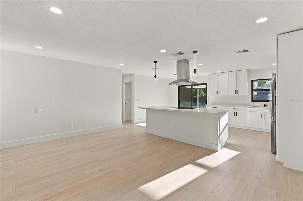 For Sale: $245,000 (3 beds, 2 baths, 1312 Square Feet)