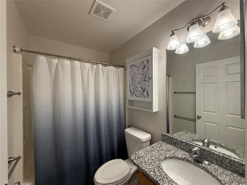 For Rent: $2,000 (3 beds, 2 baths, 1261 Square Feet)